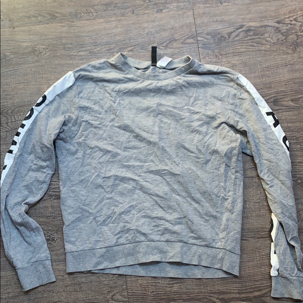 GRAY SWEATER
